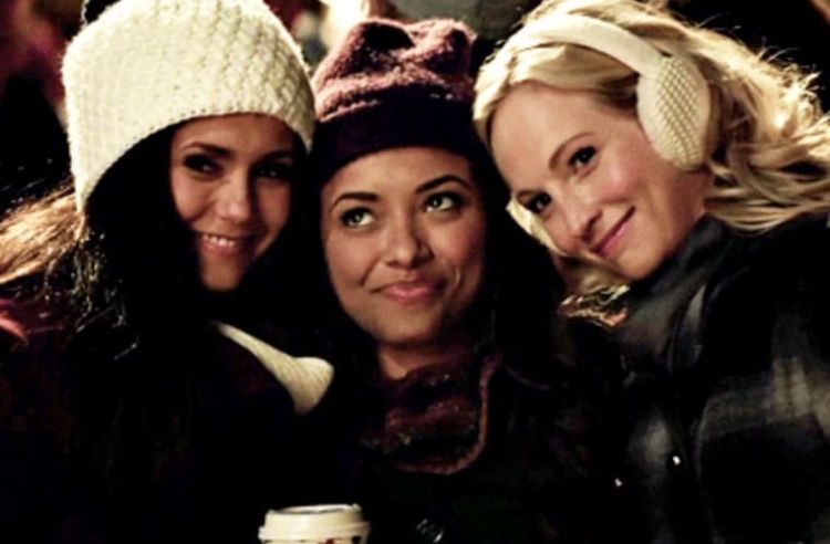 Bonnie Bennet, Elena Gilbert e Croline Forbes: The Vampire Diaries